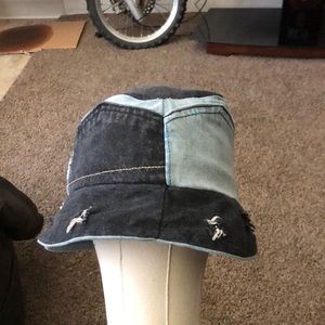 Bucket hat